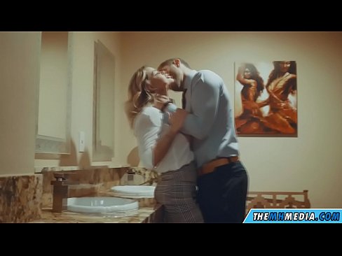❤️ Кад те прсата плавуша заведе у јавном тоалету ❌ Порно на sr.sexuria-net.ru ❌❤